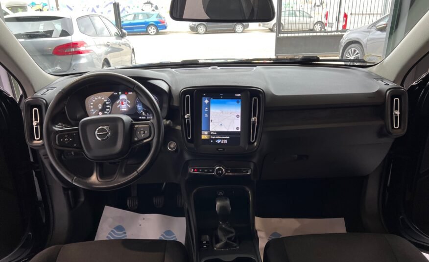 VOLVO XC40 D3