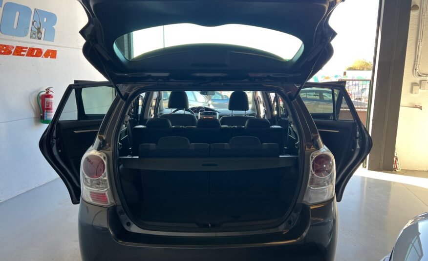 TOYOTA VERSO ADVANCE