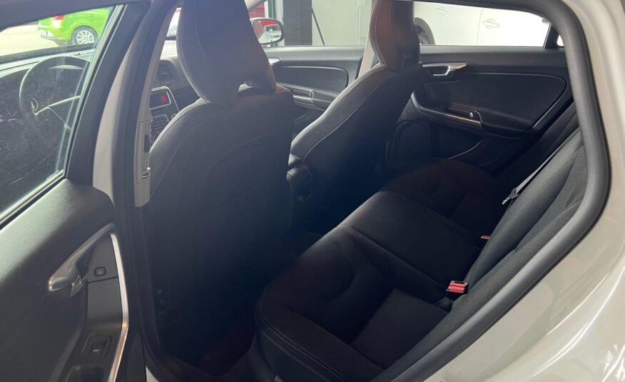 VOLVO V60 2.0 D2 KINETIC