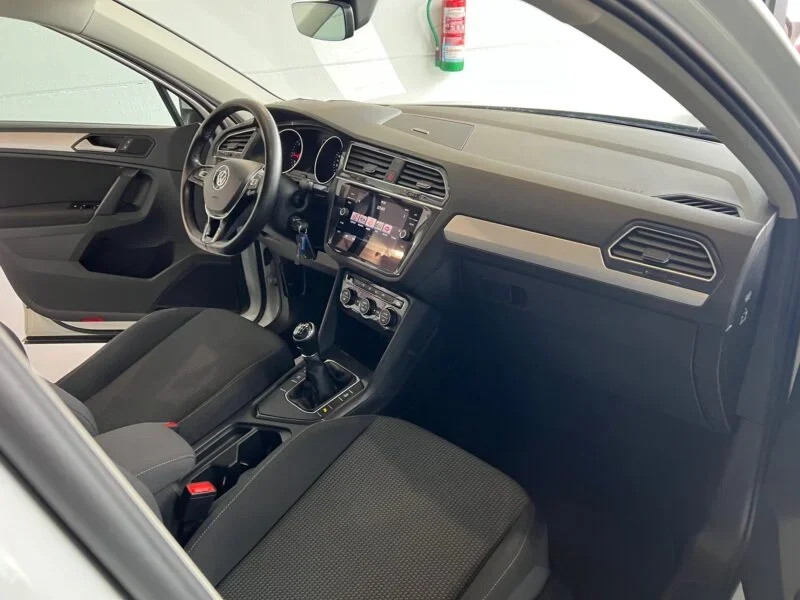 VOLKSWAGEN TIGUAN ADVANCE