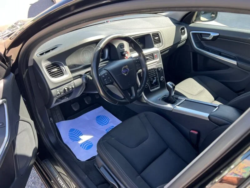 VOLVO V60 2.0 D2 KINETIC