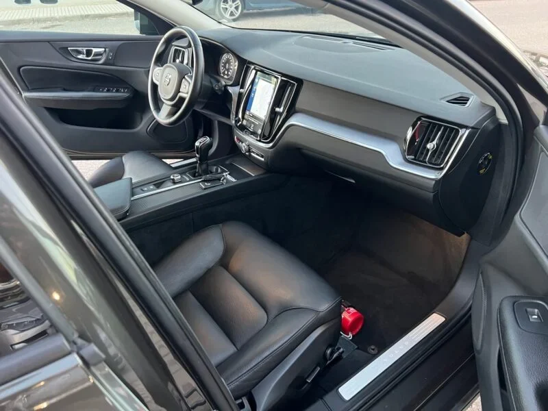 VOLVO V60 D3 KINETIC