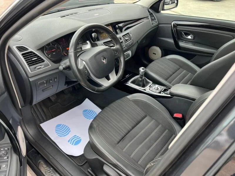 RENAULT LAGUNA BOSE EDITION