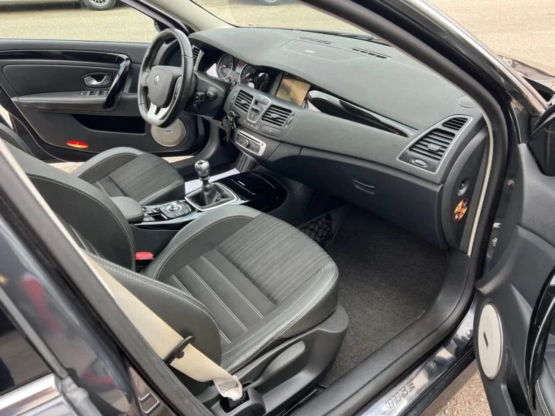 RENAULT LAGUNA BOSE EDITION