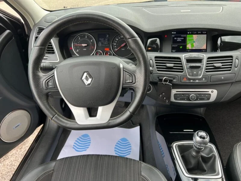 RENAULT LAGUNA BOSE EDITION