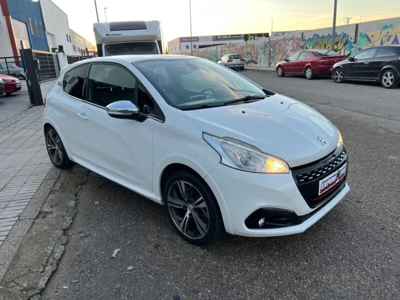 PEUGEOT 208 GTI