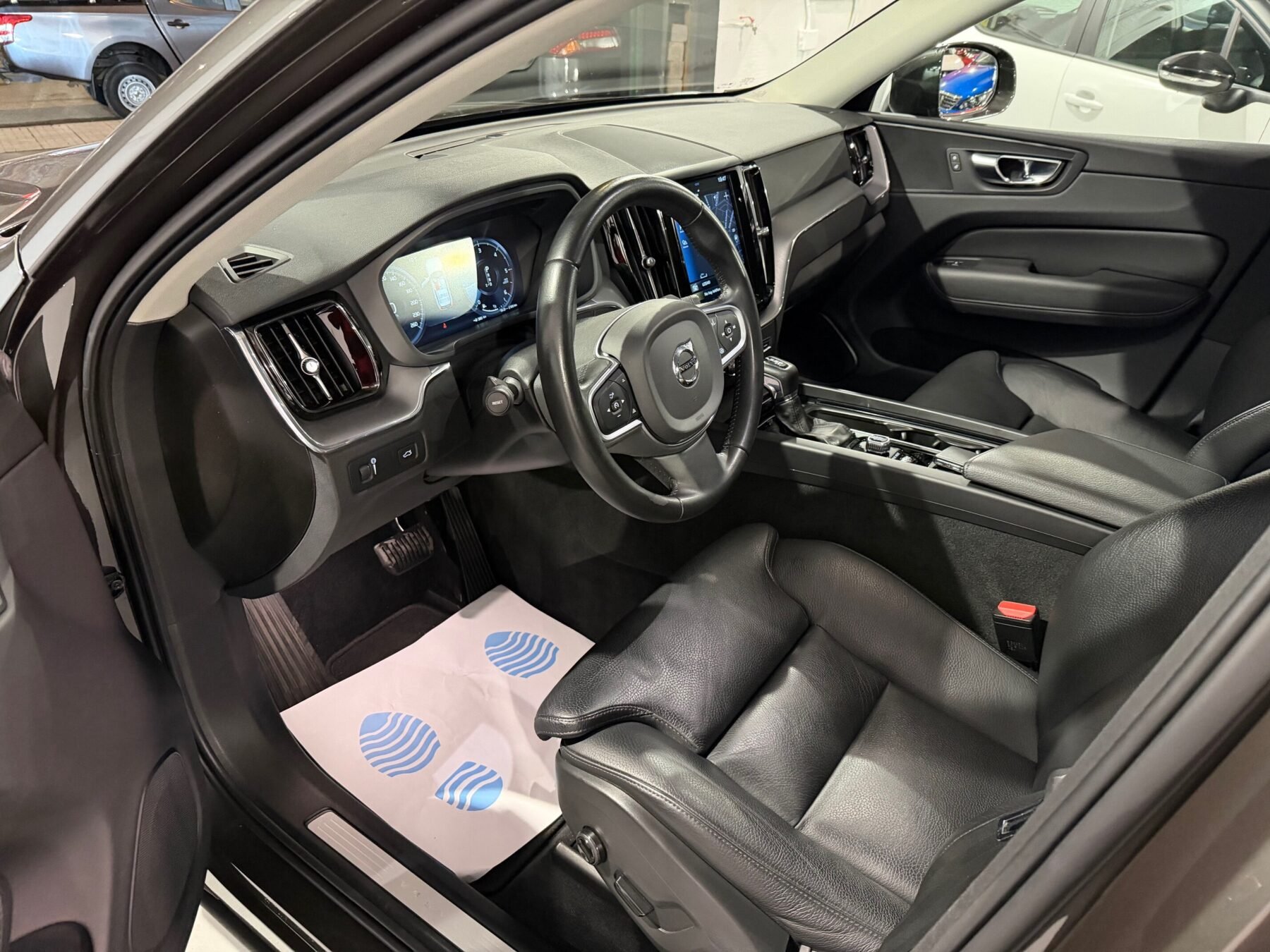 VOLVO D4 MOMENTUM 190CV