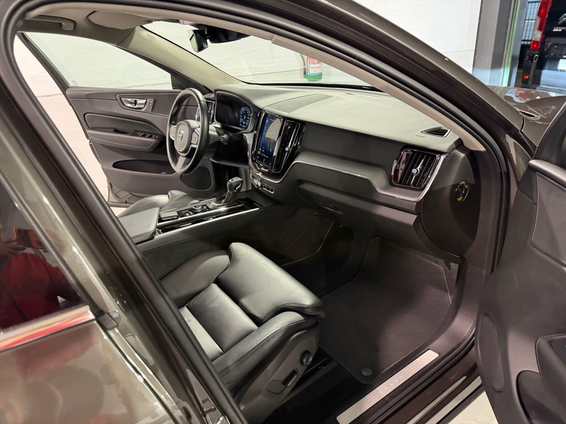 VOLVO D4 MOMENTUM 190CV