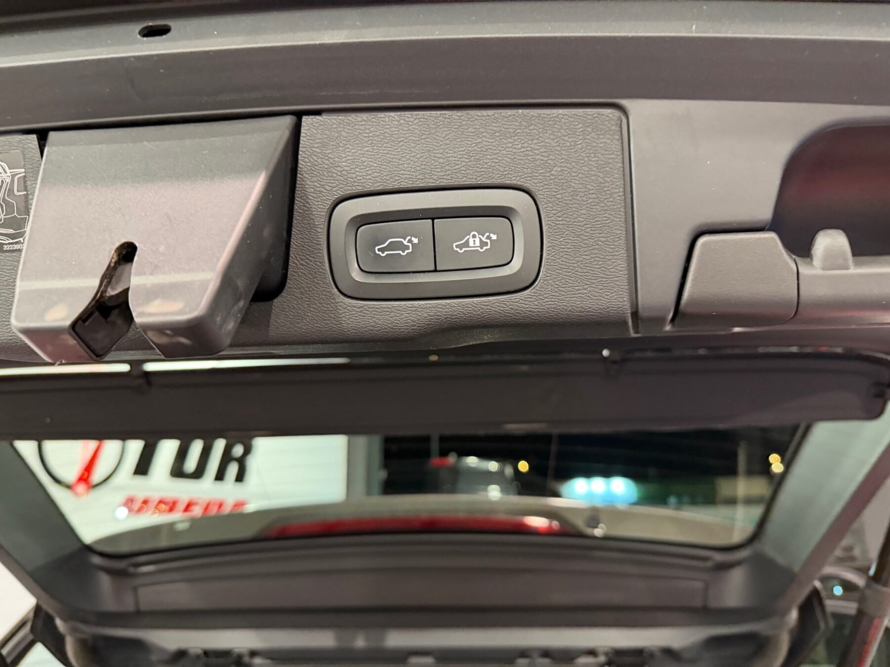 VOLVO D4 MOMENTUM 190CV