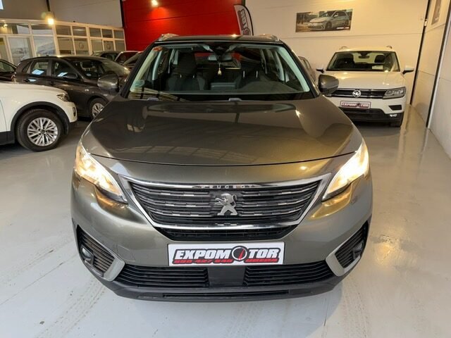 PEUGEOT 5008 ACTIVE