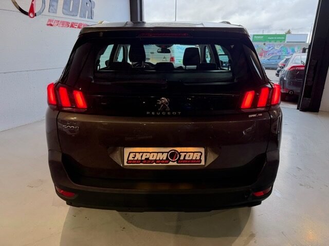 PEUGEOT 5008 ACTIVE