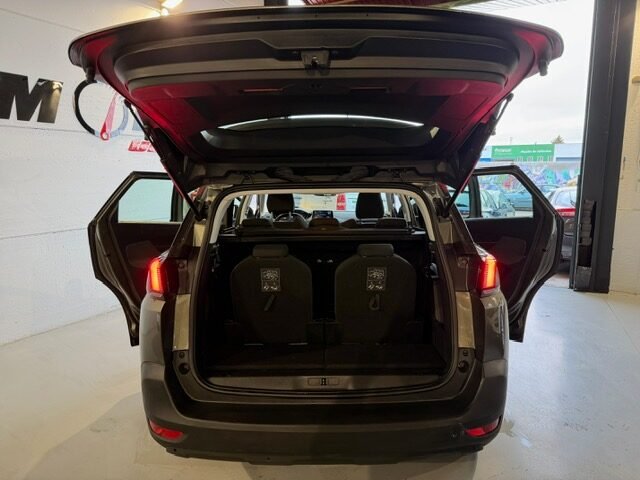PEUGEOT 5008 ACTIVE