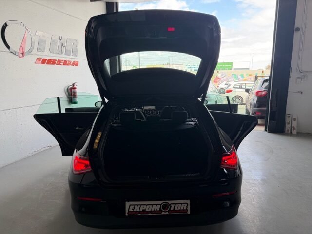 MERCEDES-BENZ SHOTTING BREAK 