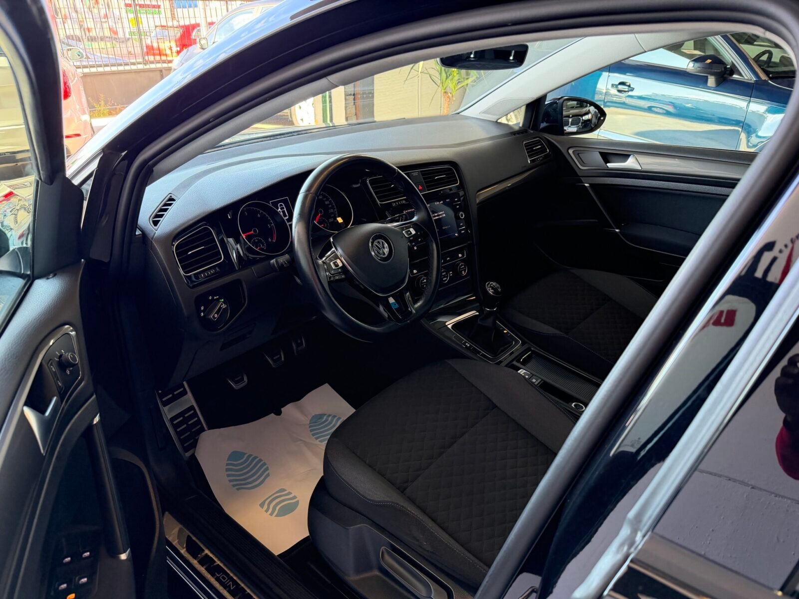 VOLKSWAGEN GOLF 7