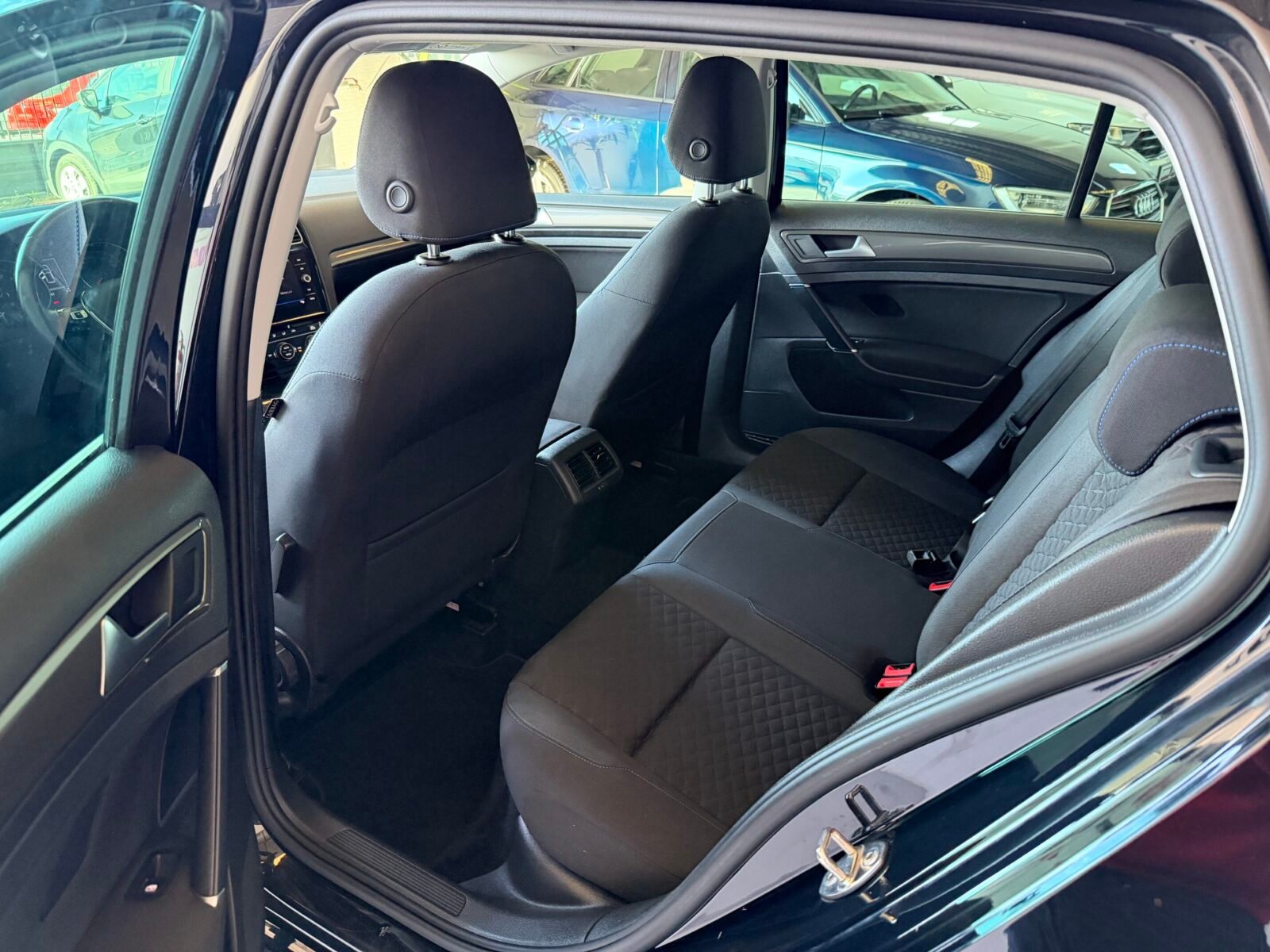 VOLKSWAGEN GOLF 7