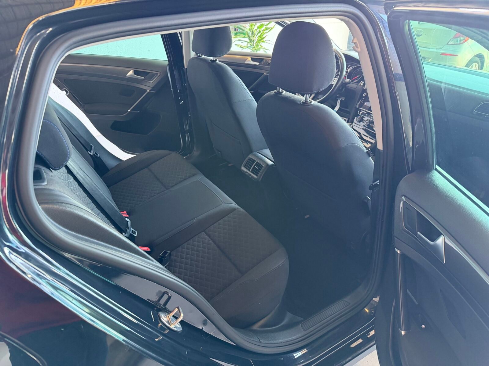 VOLKSWAGEN GOLF 7