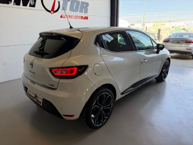 RENAULT CLIO INITIALE PARIS