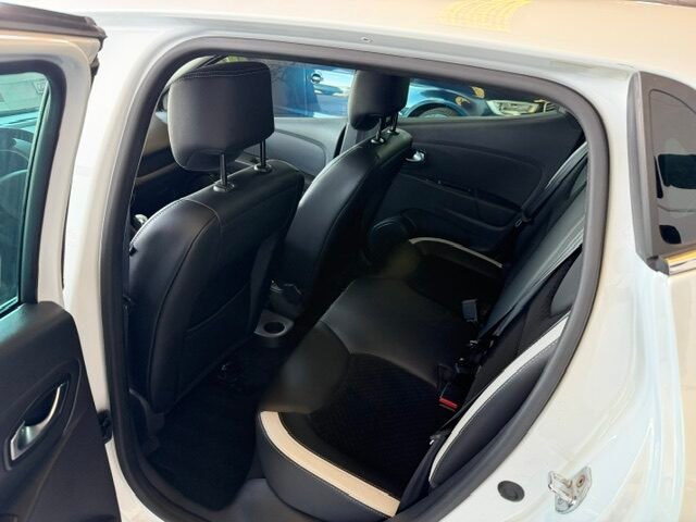 RENAULT CLIO INITIALE PARIS