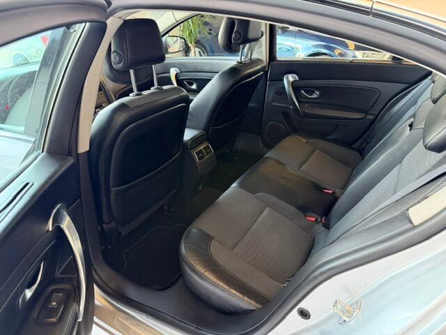 RENAULT LATITUDE