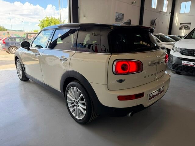MINI CLUBMAN COOPER D 