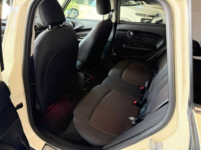 MINI CLUBMAN COOPER D 