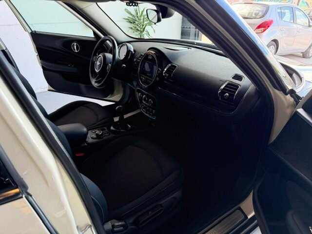 MINI CLUBMAN COOPER D 