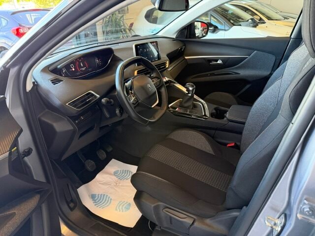 PEUGEOT 3008 1.5 HDI 