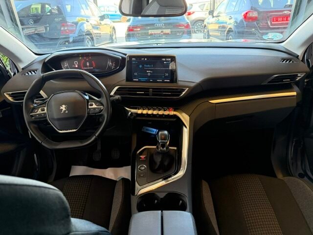 PEUGEOT 3008 1.5 HDI 
